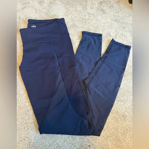 Alo Yoga Women's Blue Leggings Size Medium with Mesh - Picture 2 of 3